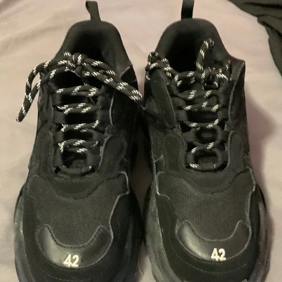 Balenciaga | Other | Im Selling A Black Pair Of Balenciaga  display picture 3